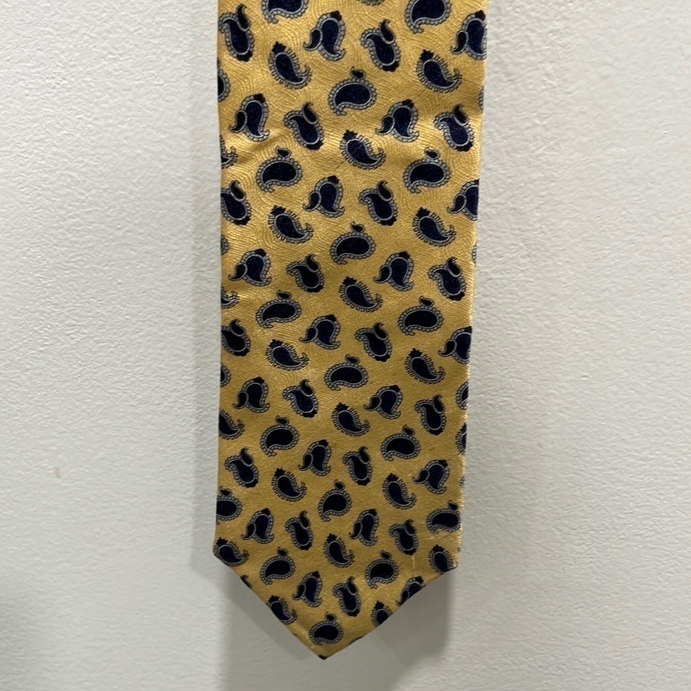 𝅺xmi Classic Designer Silk Tie, Handmade, Yellow with Navy Blue Paisleys